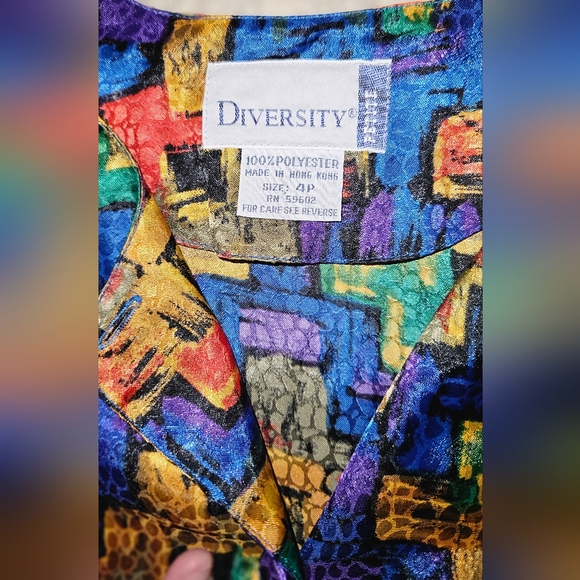 Diversity Petite 100% Polyester Button-down Blouse. Sz 4P. Bold Colors/pattern - Picture 3 of 10